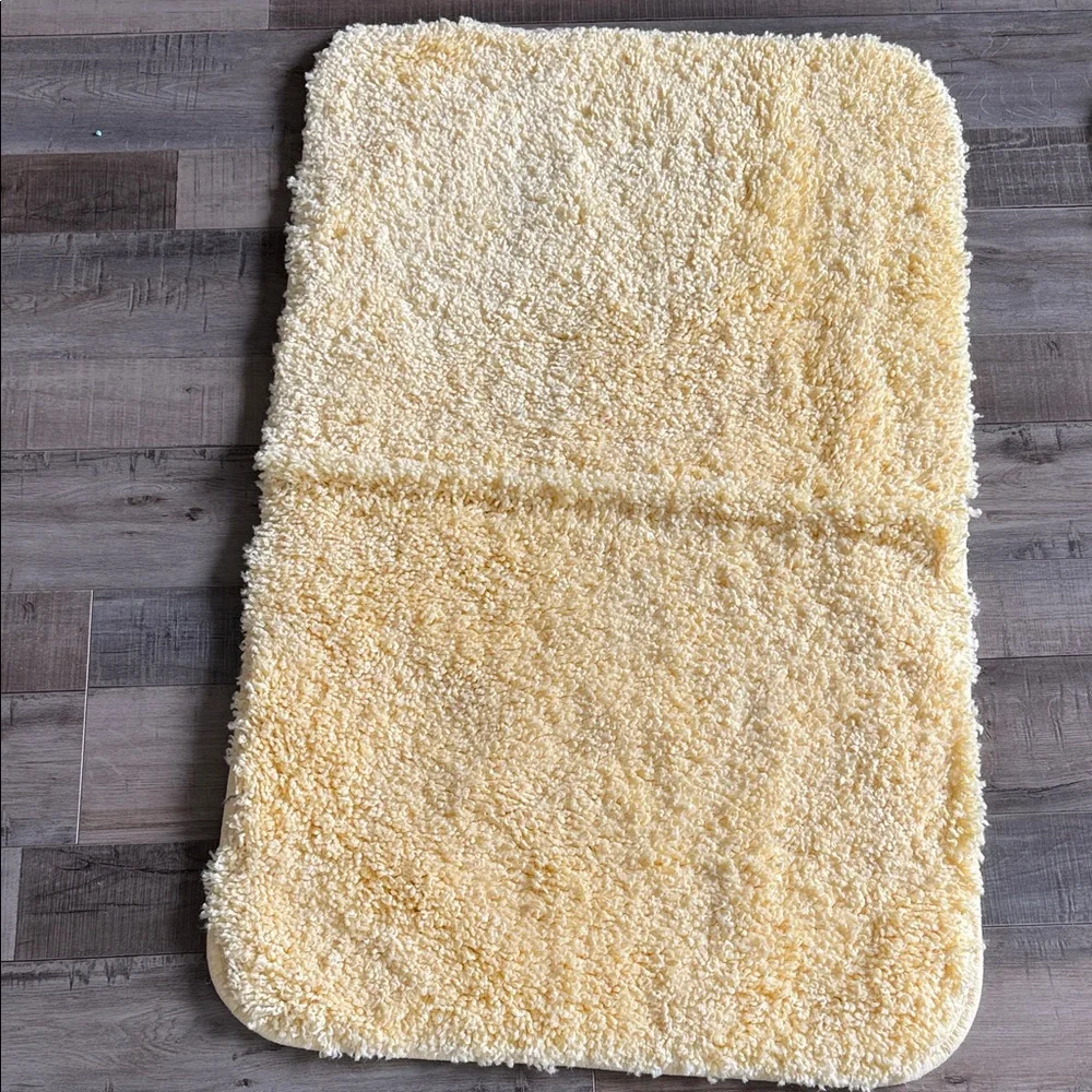 Soft Pale Yellow Bath Mat Set
